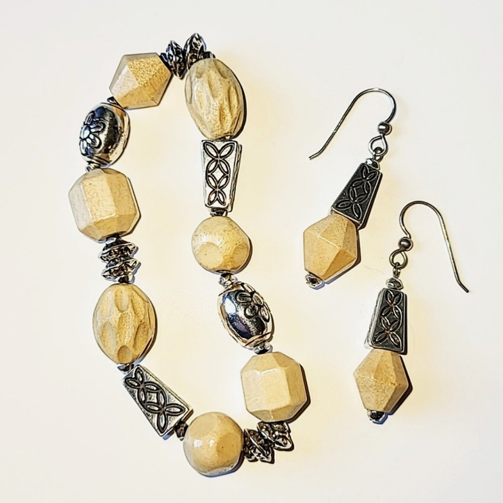 CHUNKY BEAD STRETCH BRACELET & MATCHING EARRINGS - IMITATION BONE